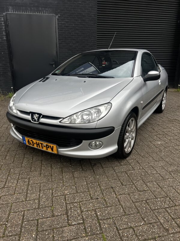 Peugeot 206cc 2.0 16v.  63-HT-PV - Afbeelding 2
