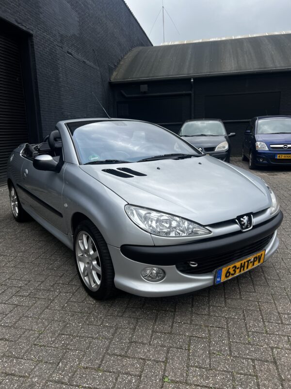 Peugeot 206cc 2.0 16v.  63-HT-PV