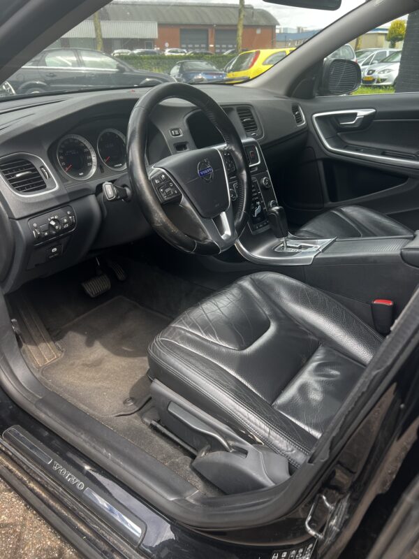Volvo v60 2.0 D3 Momentum  03-NXR-9 - Afbeelding 6
