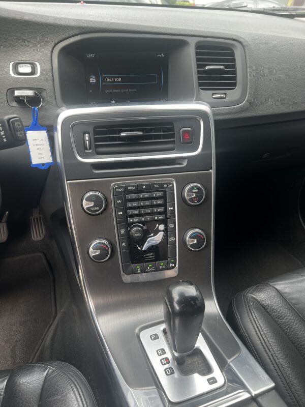 Volvo v60 2.0 D3 Momentum  03-NXR-9 - Afbeelding 9
