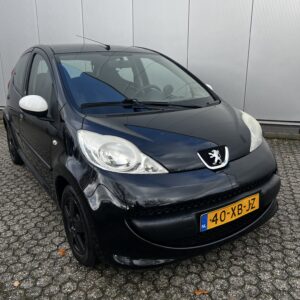 Peugeot 107 1.0 12v XS.  40-XB-JZ